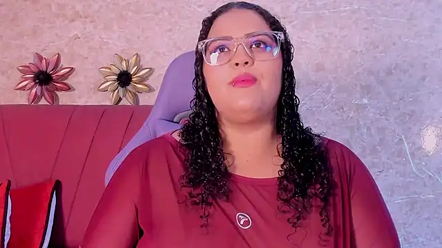 juli 2tyes online show from November 12, 2025, 3:54 am