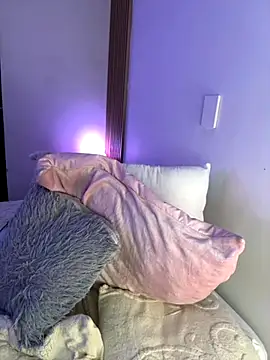 Snapshot of Mae_Henao9 chatting on October 23, 2025, 8:02 am Mae Henao9 online show from October 23, 2025, 8:02 am