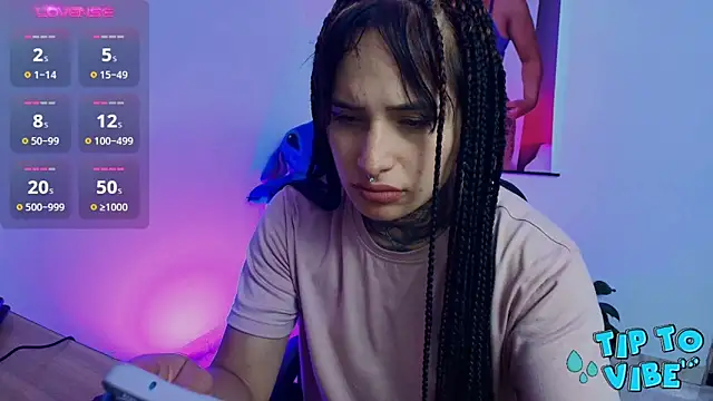 TinnaDawsom online show from February 18, 2025, 1:43 am