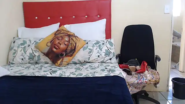 Foxybrownxx1 online show from July 31, 2026, 6:57 am