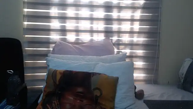 Foxybrownxx1 online show from July 19, 2026, 6:44 am