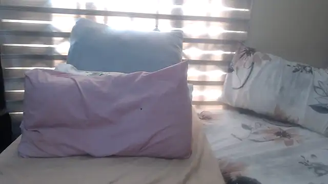 Foxybrownxx1 online show from July 25, 2026, 10:32 am
