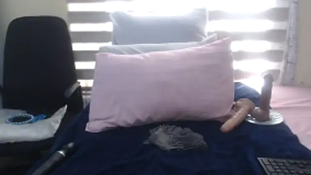 Foxybrownxx1 online show from June 16, 2026, 7:08 am