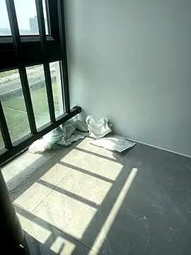 zqq5522 online show from September 18, 2025, 3:53 am