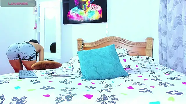 Emmy cole  online show from March 14, 2025, 8:28 pm