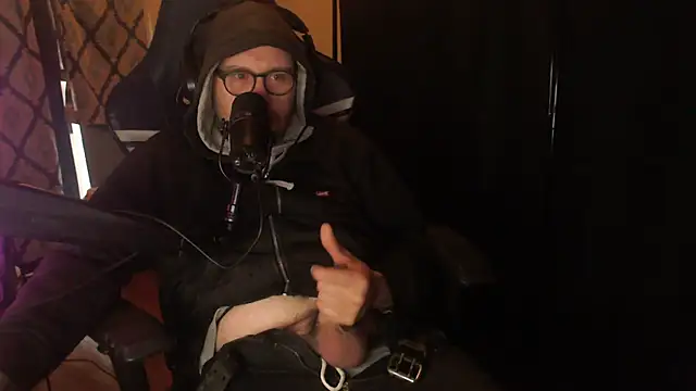 chicostick413 online show from March 12, 2026, 4:44 pm