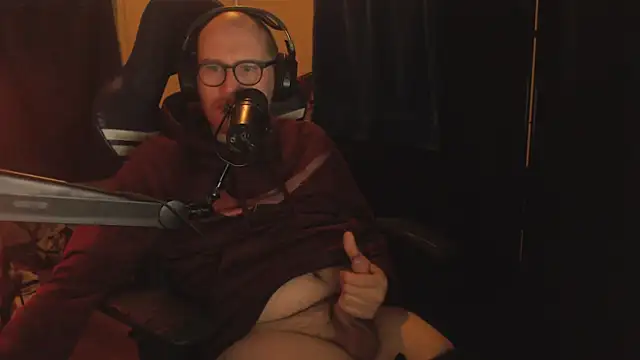 chicostick413 online show from November 24, 2025, 3:17 am