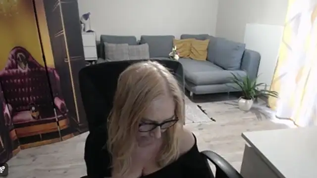 sofia xkiss online show from March 20, 2026, 2:51 pm