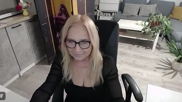 sofia xkiss online show from February 21, 2026, 2:52 pm