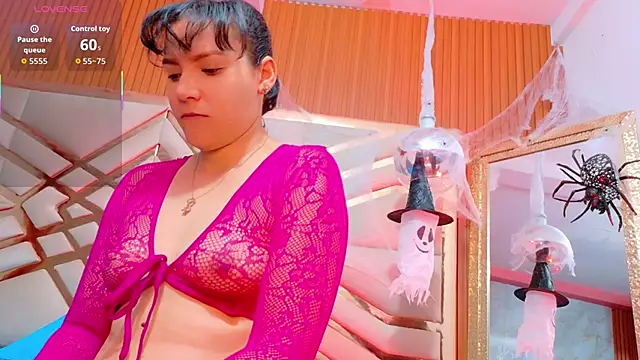 Sluttyandmature online show from October 25, 2025, 12:39 pm