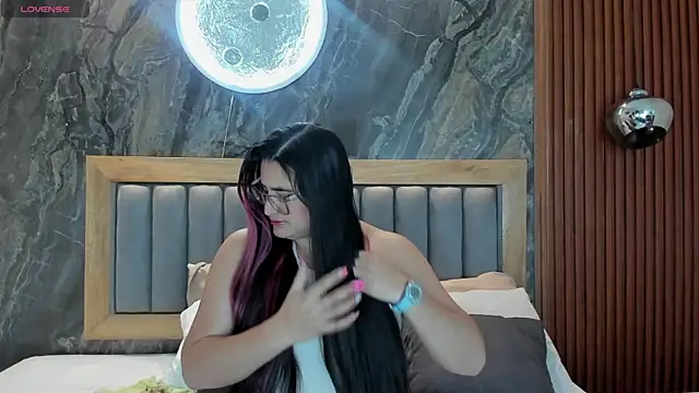 BellaPeers  online show from October 25, 2025, 12:28 pm