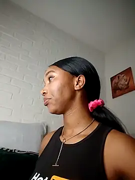 Shria107 online show from February 27, 2026, 8:41 pm