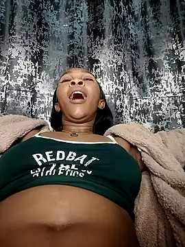 Shria107 online show from November 9, 2025, 11:31 pm