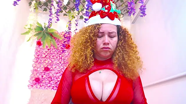 BLONDE SEXYHOT online show from December 3, 2025, 12:26 pm