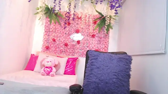 BLONDE SEXYHOT online show from October 28, 2025, 10:31 pm