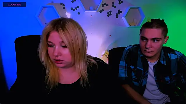 juli kisss online show from November 25, 2025, 1:33 pm