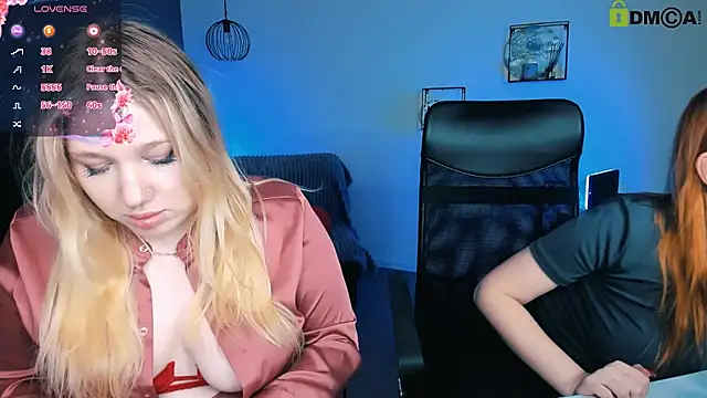 juli kisss online show from March 9, 2025, 4:11 pm