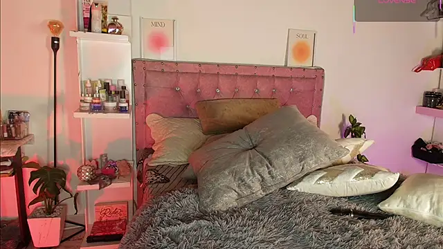 April Scarlett online show from October 1, 2025, 11:41 pm