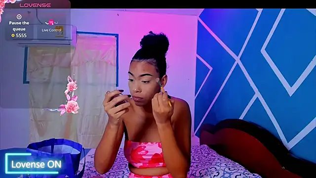 sasha fox00 online show from September 26, 2025, 6:31 am