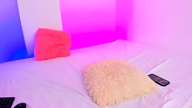 Snapshot of sasha_fox00 chatting on March 2, 2026, 9:05 am sasha fox00 online show from March 2, 2026, 9:05 am