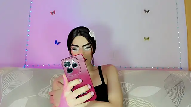 TatiGil online show from June 6, 2026, 8:47 pm