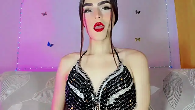 TatiGil online show from June 7, 2026, 7:19 pm