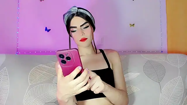 TatiGil online show from June 18, 2026, 9:31 pm