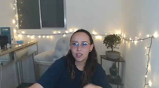 Skarlet Adams28 online show from January 30, 2025, 9:47 pm