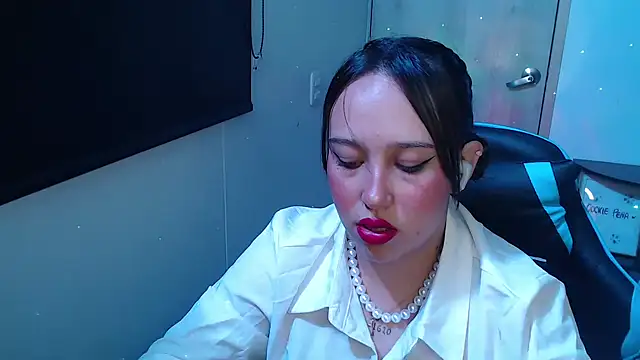 Skarlet Adams28 online show from March 18, 2026, 9:15 pm