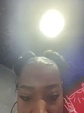 Snapshot of Thyana_LS chatting on November 4, 2025, 1:15 pm Thyana LS online show from November 4, 2025, 1:15 pm