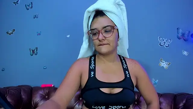 Kaira mosse online show from June 10, 2026, 11:44 am