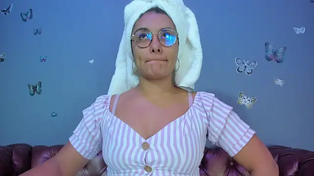 Snapshot of Kaira_mosse chatting on July 14, 2026, 12:00 pm Kaira mosse online show from July 14, 2026, 12:00 pm