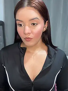 Snapshot of Melanyprada chatting on March 20, 2026, 4:02 am Melanyprada online show from March 20, 2026, 4:02 am