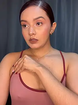 Melanyprada online show from July 24, 2026, 3:57 am
