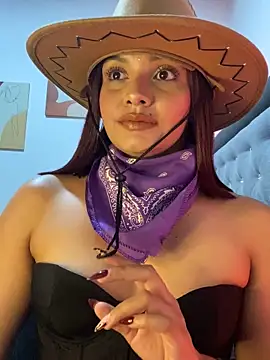 Melanyprada online show from October 26, 2025, 3:29 am