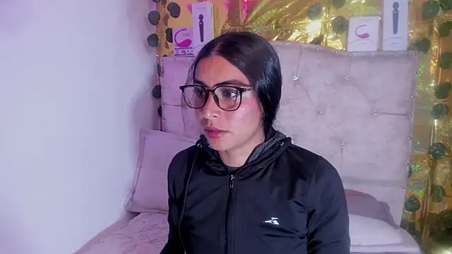 cristalconnorr online show from April 23, 2026, 3:35 pm