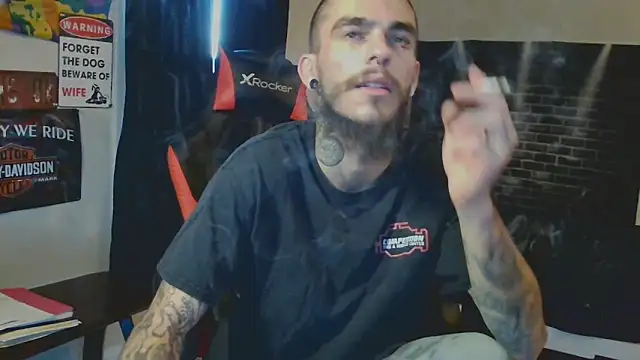 XMeF10 online show from March 18, 2025, 6:17 pm