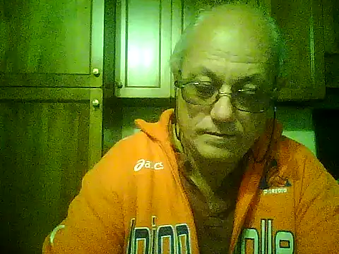 Snapshot of gianbragallini chatting on October 1, 2025, 9:18 pm gianbragallini online show from October 1, 2025, 9:18 pm