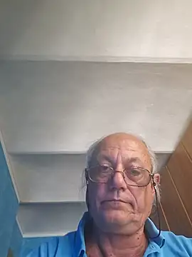 Snapshot of gianbragallini chatting on September 10, 2025, 12:26 pm gianbragallini online show from September 10, 2025, 12:26 pm