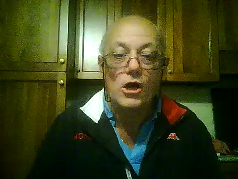 Snapshot of gianbragallini chatting on October 7, 2025, 10:33 pm gianbragallini online show from October 7, 2025, 10:33 pm