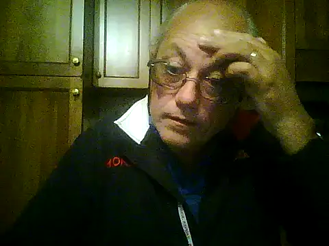 Snapshot of gianbragallini chatting on October 2, 2025, 10:02 pm gianbragallini online show from October 2, 2025, 10:02 pm