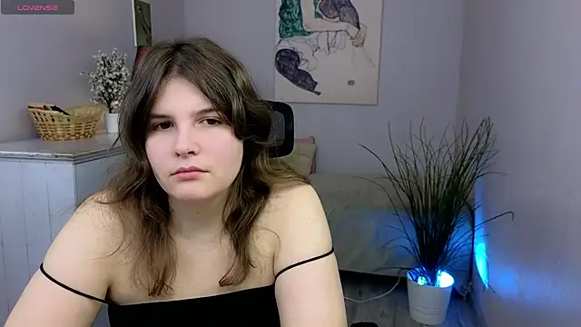 Ruyjin Choi online show from November 17, 2025, 10:41 am