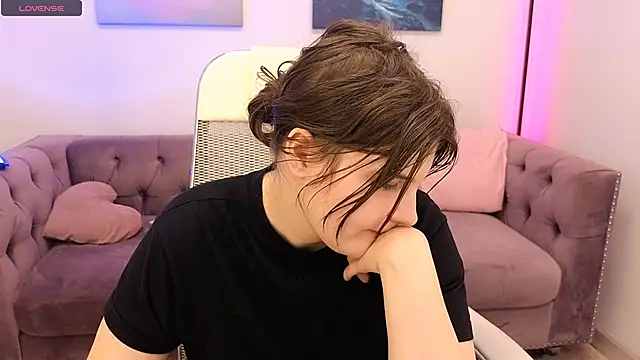 Ruyjin Choi online show from March 1, 2025, 3:49 pm