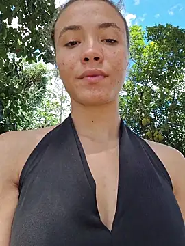 HelenHoltz online show from October 24, 2025, 4:39 pm