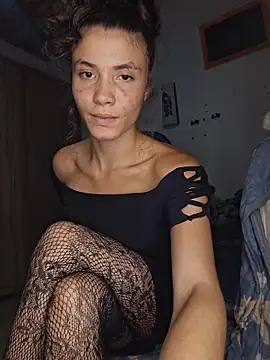 HelenHoltz online show from April 28, 2026, 2:27 am