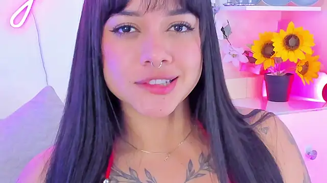 MaddyParisi online show from March 5, 2025, 4:13 am