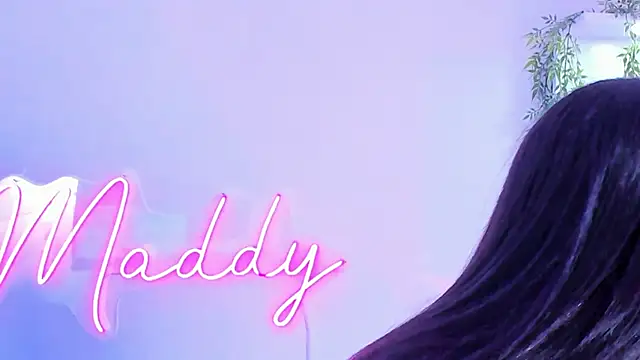 MaddyParisi online show from February 7, 2025, 3:34 am