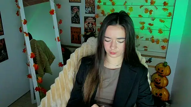 Bella XO online show from October 24, 2025, 6:56 am