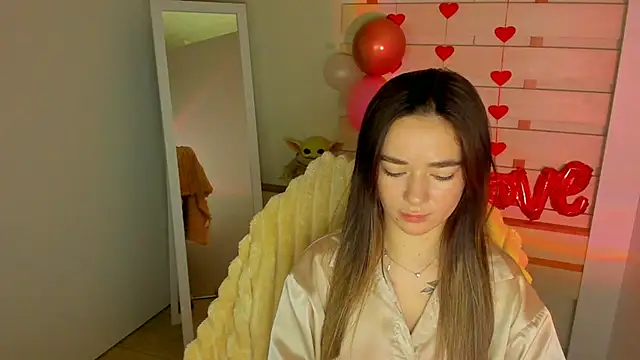 Bella XO online show from March 13, 2025, 1:50 pm