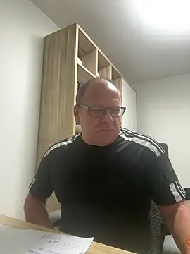 coupleLatinaLovers online show from September 17, 2025, 4:47 am